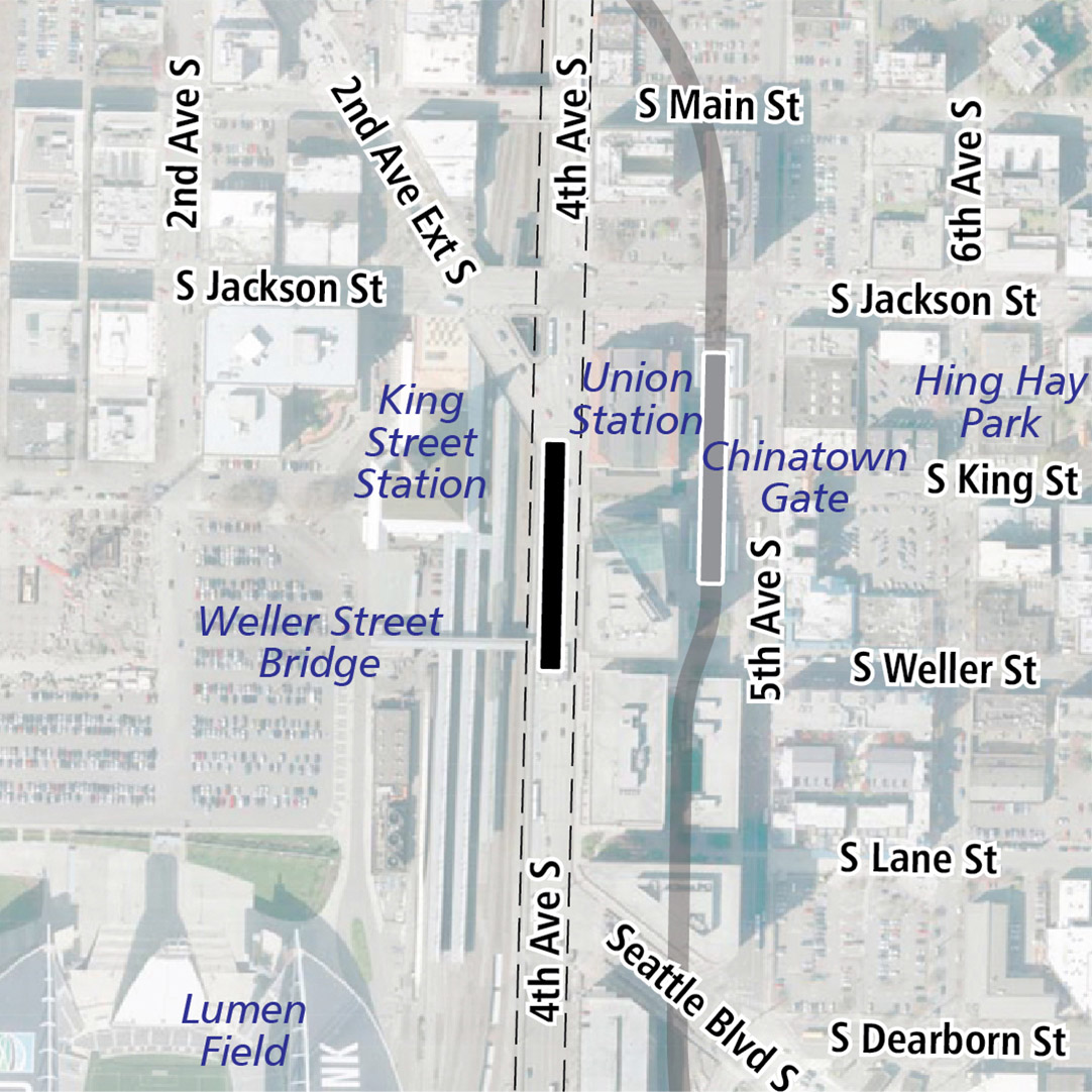 地图上以黑色长方形标明位于4th Avenue South上的车站位置。地图标签显示，附近有King Street车站、Union车站、中国城大门、Hing Hay公园、Weller Street大桥和世纪互联体育场 (CenturyLink Field)。 